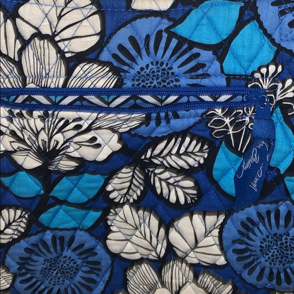 Blue Bayou Vera Bradley Crossbody Bag - Picture 4 of 5